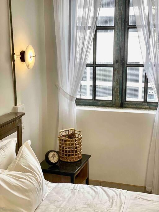 호치민 Le Bijou Chic In The Heart Of Saigon Charm With View 아파트 외부 사진