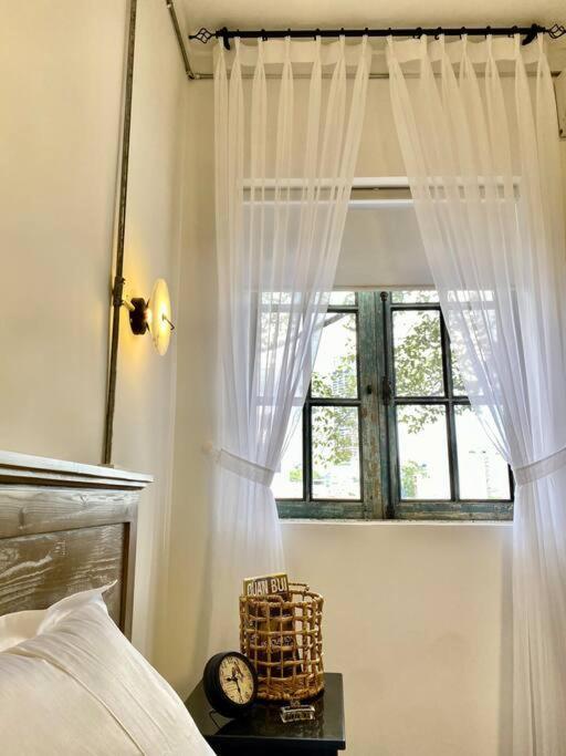호치민 Le Bijou Chic In The Heart Of Saigon Charm With View 아파트 외부 사진