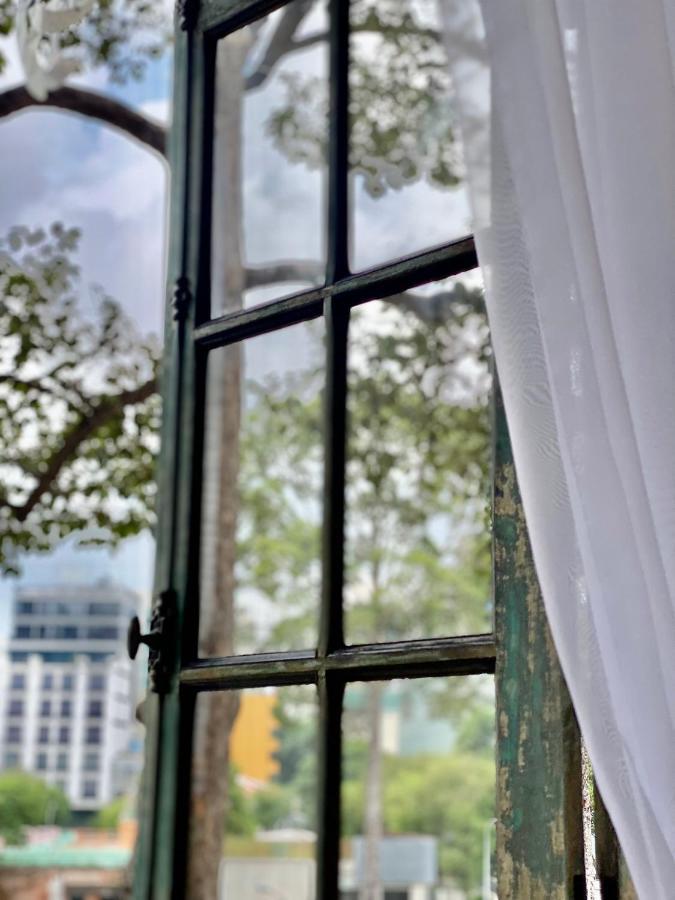 호치민 Le Bijou Chic In The Heart Of Saigon Charm With View 아파트 외부 사진